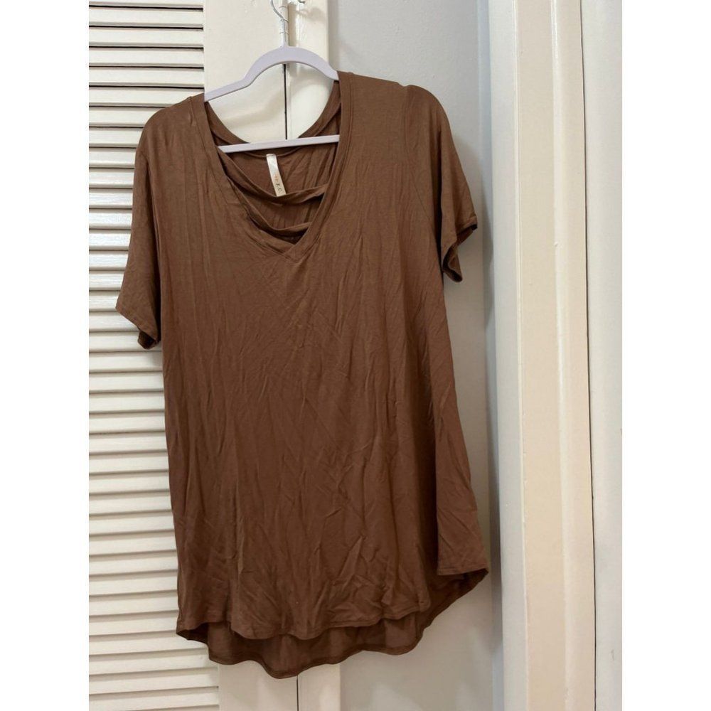 E.C. Women's Tee Tops Large